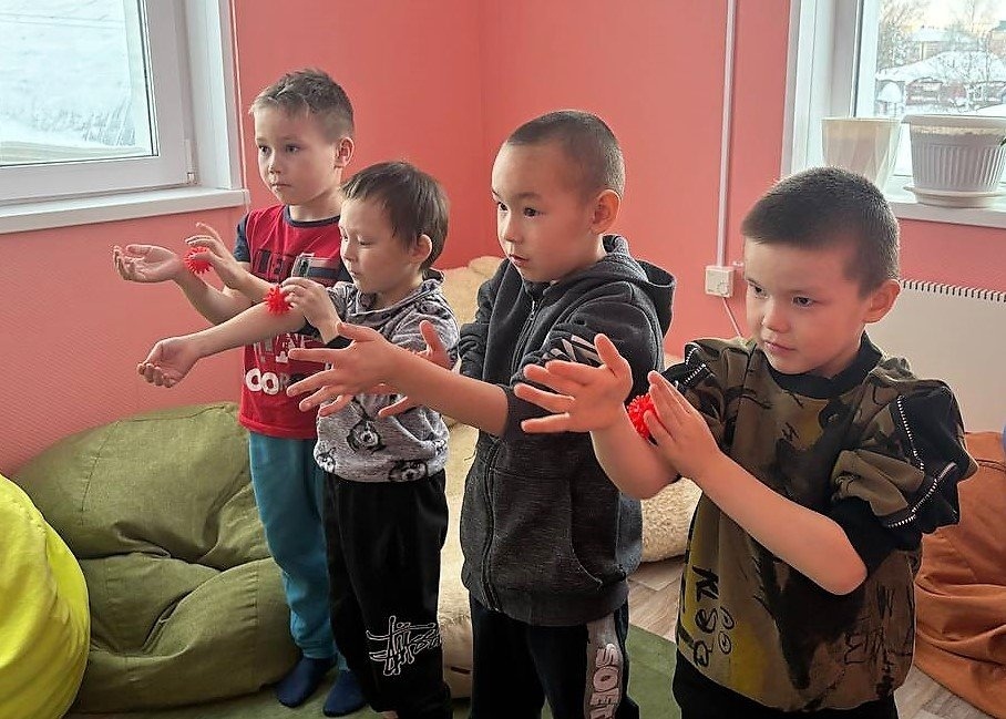 Упражнение с мячом для участников проекта "Разбег"